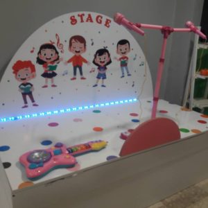 طراحی و ساخت و فروش استیج چوبی ساحل کیدز